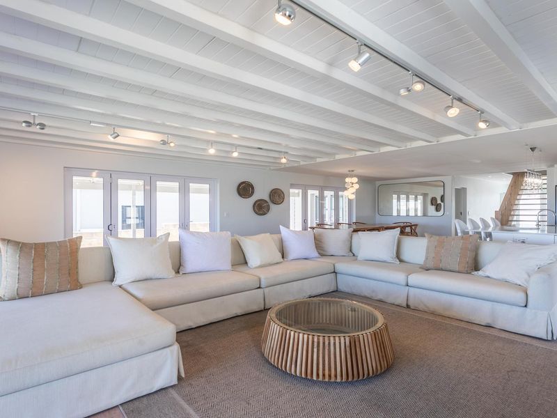 Stylish West Coast Home at the Sea - Photo 3