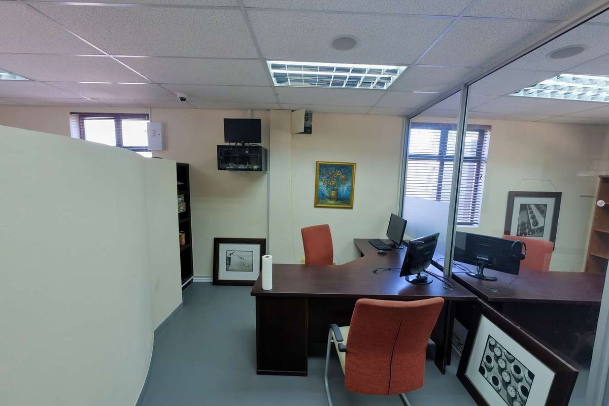 Move-in Ready, Fully Furnished Ground-Floor Office - Photo 4
