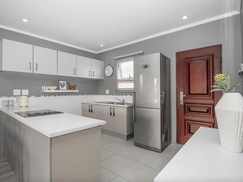 2 Bedroom, Modern, North-Facing Gem - Photo 6