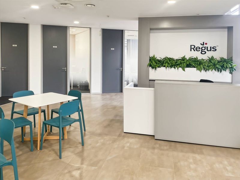 All-inclusive access to professional office space for 1 person in Regus Cradlestone Mall - Photo 3