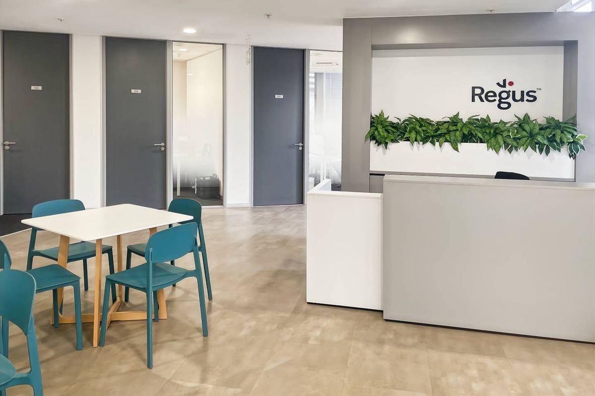 All-inclusive access to professional office space for 1 person in Regus Cradlestone Mall - Photo 3