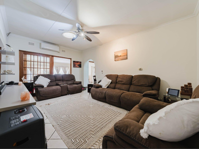 5-Bedroom Family Home for Sale in Brackenhurst - Photo 5