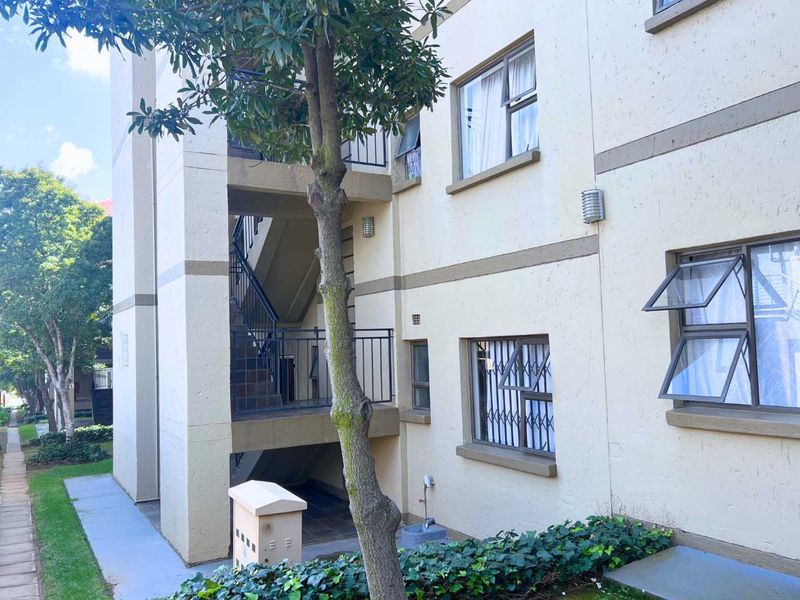 Two Bedroom apartment in LoneHill - Photo 4