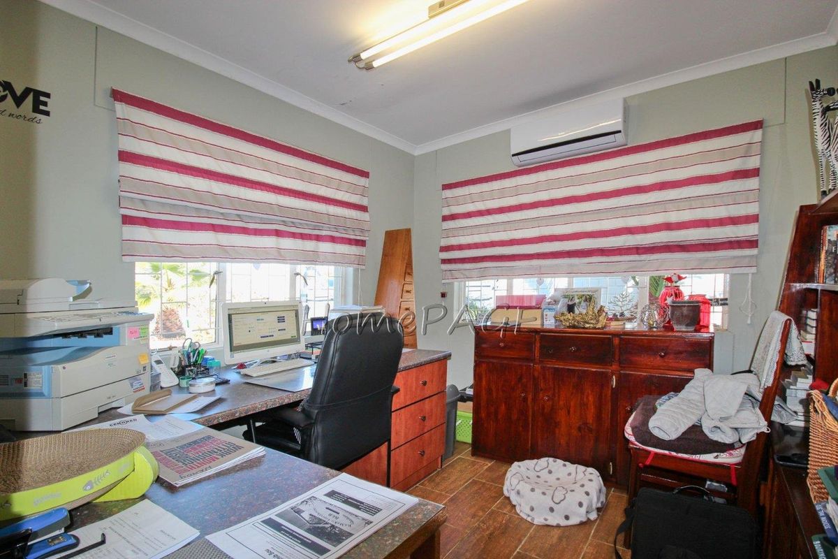 Otjiwarongo:  Immaculate 8 Bedroom Guesthouse for sale - Photo 5