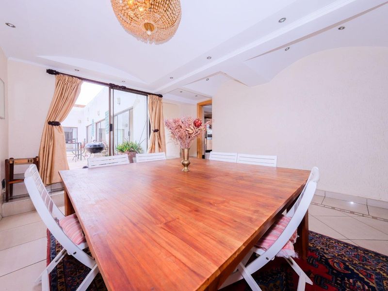 Perfect Penthouse in this Heritage Complex "Gleneagles" with Views! - Photo 5