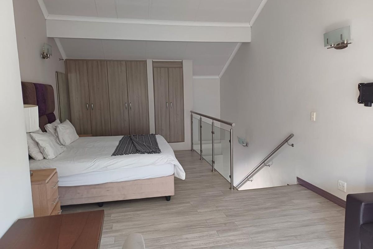 A STUNNING FURNISHED ONE BEDROOM APARTMENT - Photo 5