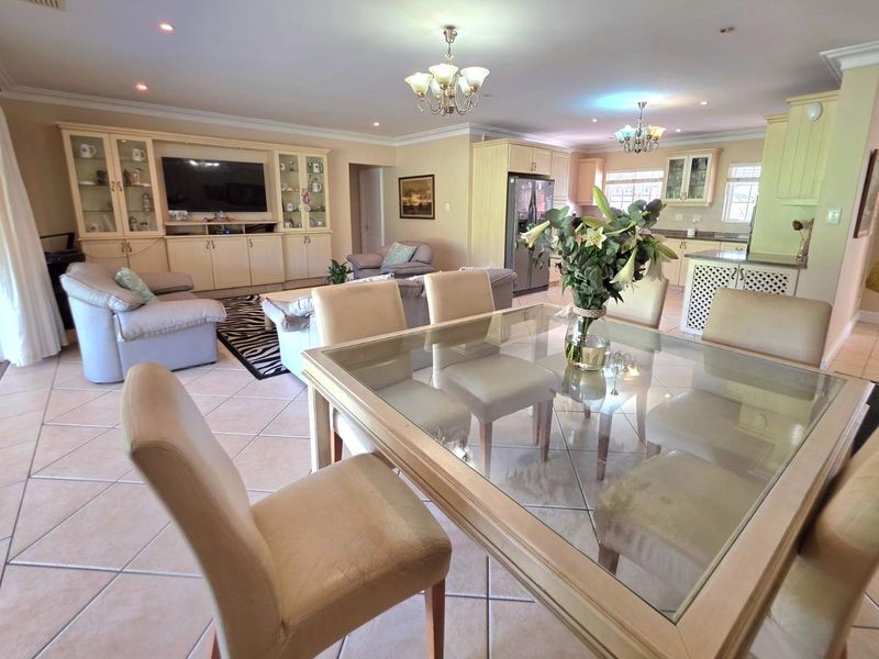 GOLFING FAMILY'S DREAM HOME WITH SEPARATE LOFT & AWESOME GOLF COURSE VIEWS - Photo 8