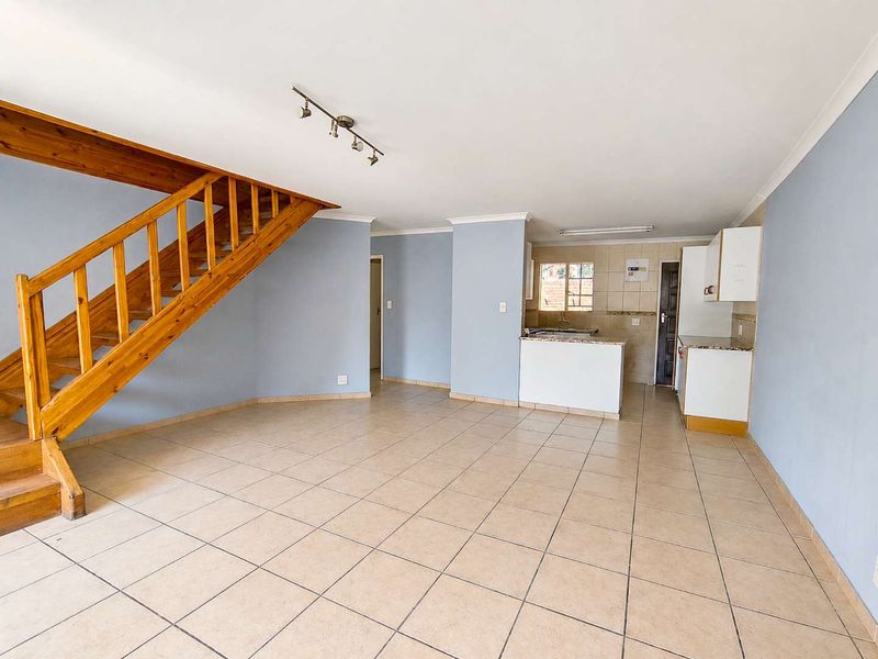 Charming 4-Bedroom Townhouse in Sought-After Alpine Village - Photo 9