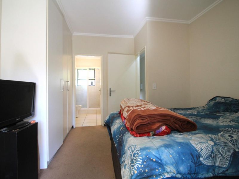 Spacious 2 bedroom townhouse in Broadacres - Photo 7