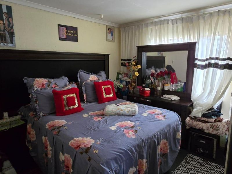 2 Bedroom Townhouse in Chloorkop - Photo 10
