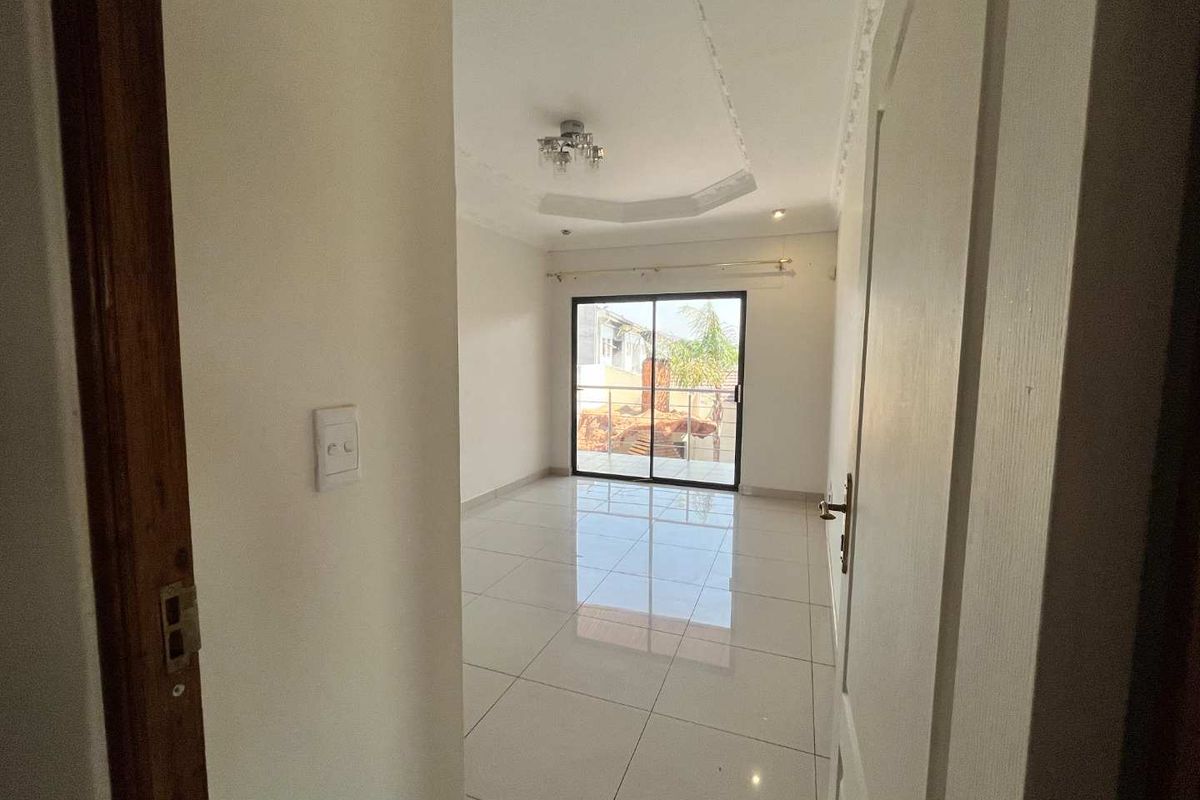 Cimbebasia - 5 Bedroom house for sale. - Photo 4