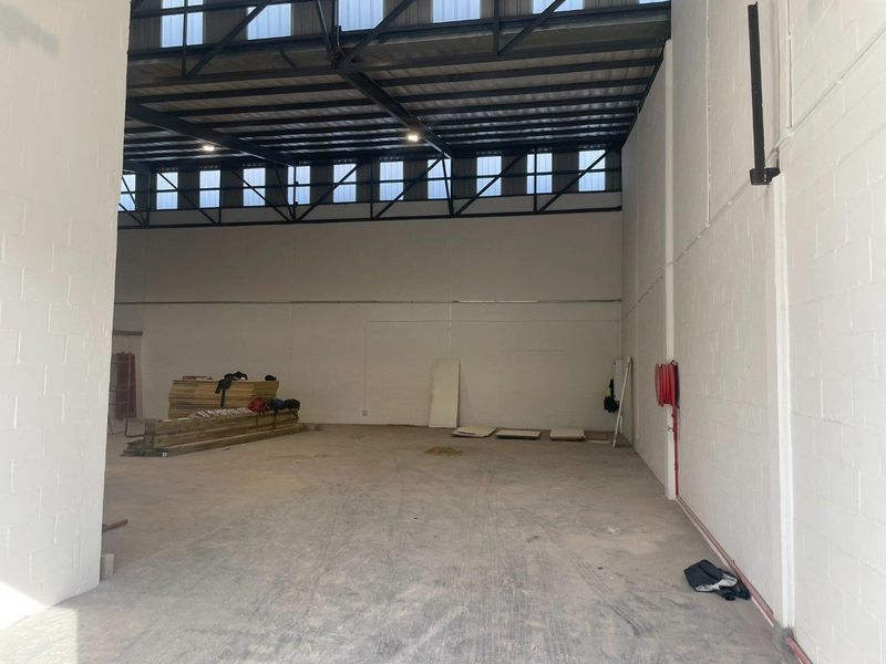 Refurbished 350m2 Mini Factory To Let | Prime Location Near Tokai. - Photo 3
