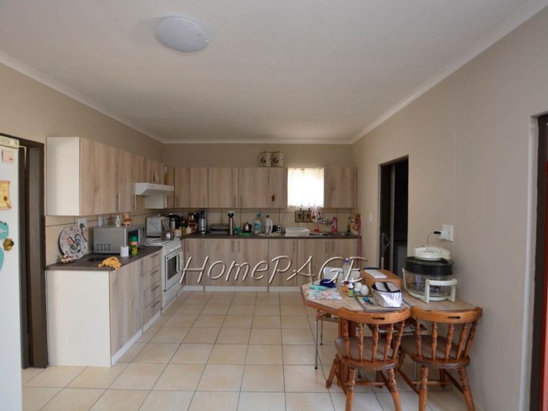 Henties Bay:  6 UNITS ON ONE ERF FOR SALE - Photo 3