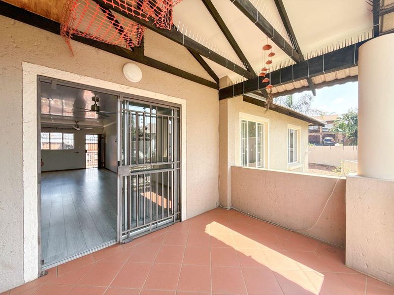 Newly Renovated Beauty with Sunset Views - Photo 2