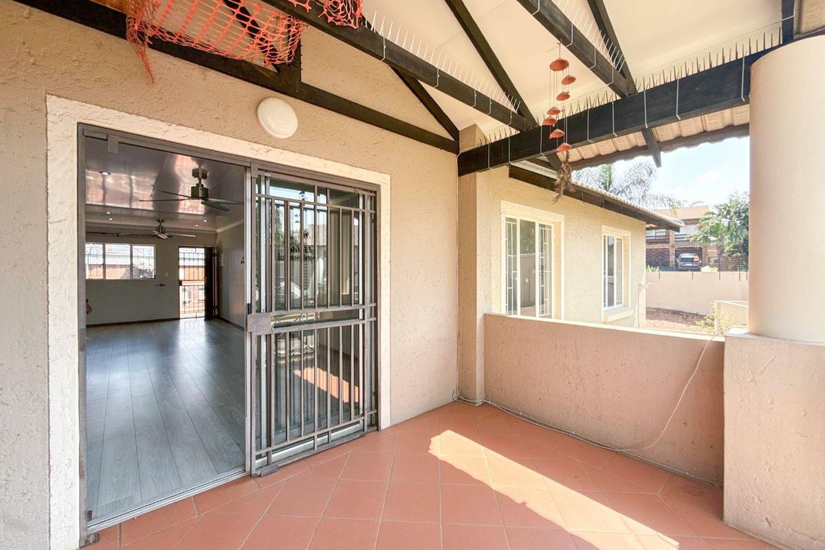 Newly Renovated Beauty with Sunset Views - Photo 2