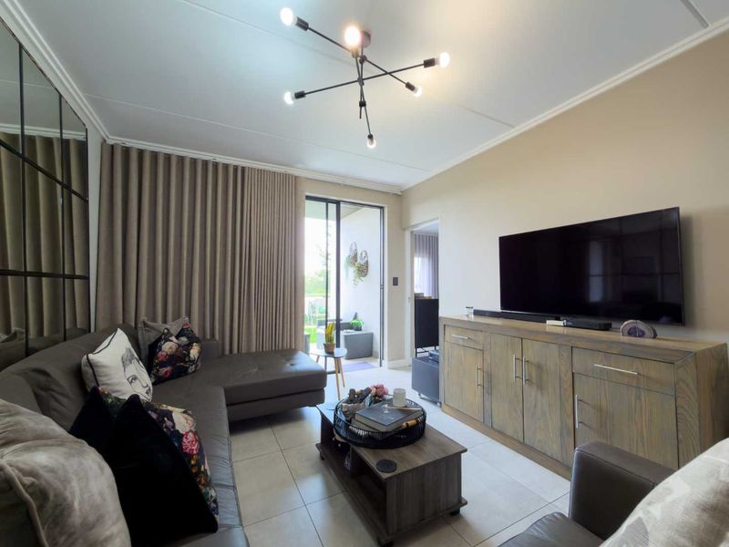 This Isn’t Typical Apartment Living — And It Shows - Photo 9