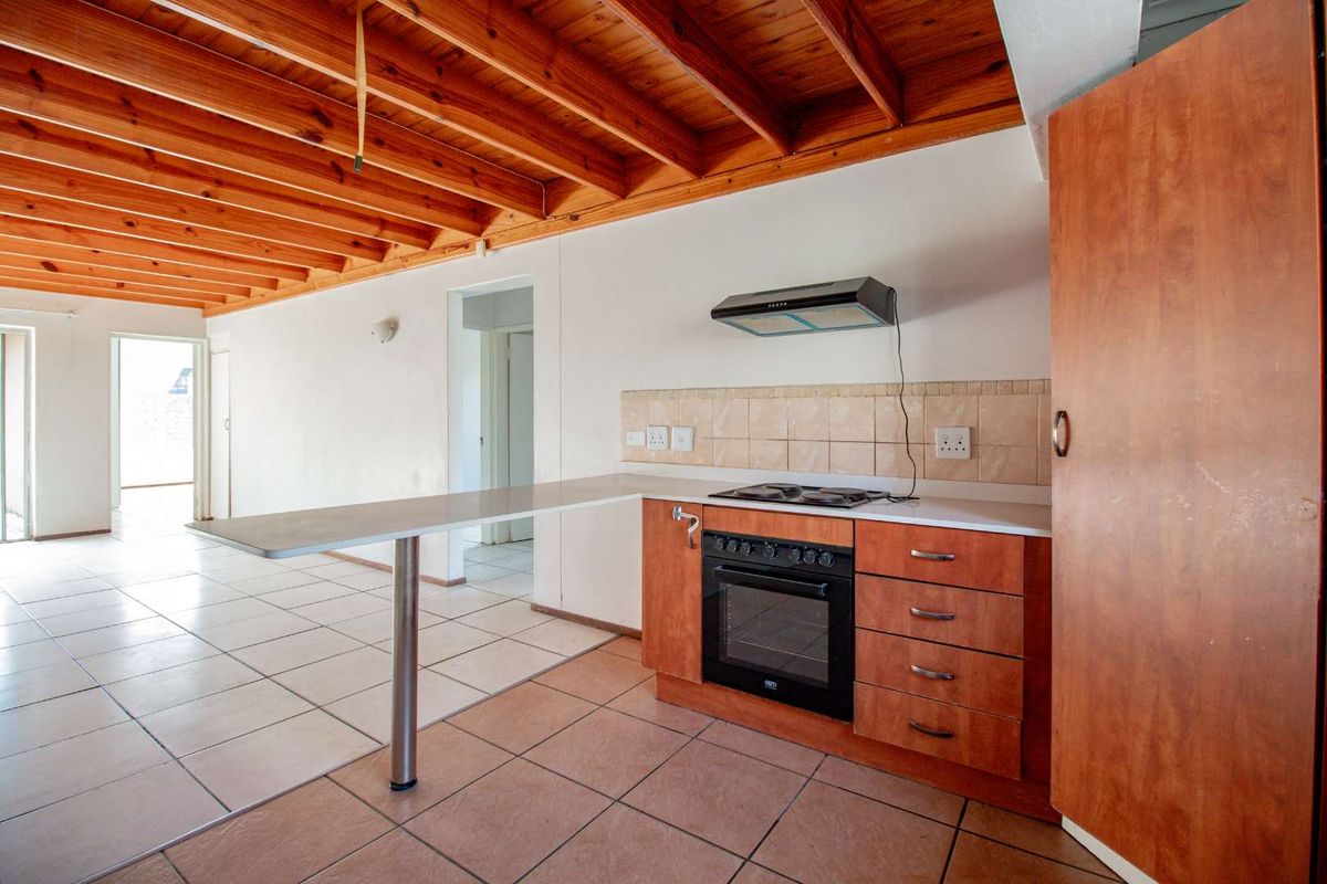 Blue Lakes Estate: Where Comfort Meets Convenience in Blue Lakes Estate - Photo 5