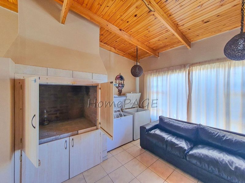 Ext 6, Henties Bay:  Neat rock face home in Spitzkoppe street with 2 flats - Photo 8