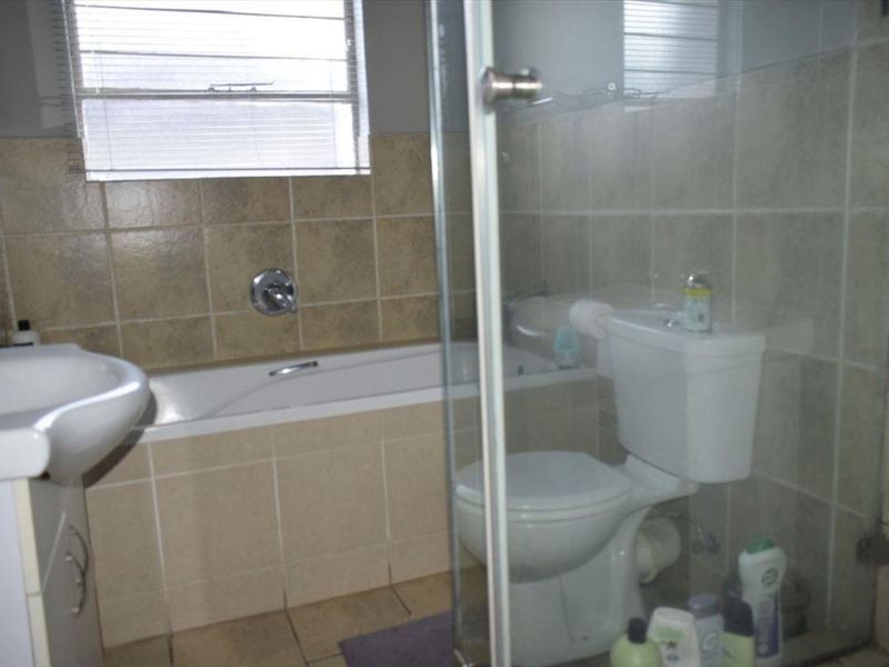 The one you have been looking for - Groundfloor 2 Bedroom - Photo 6