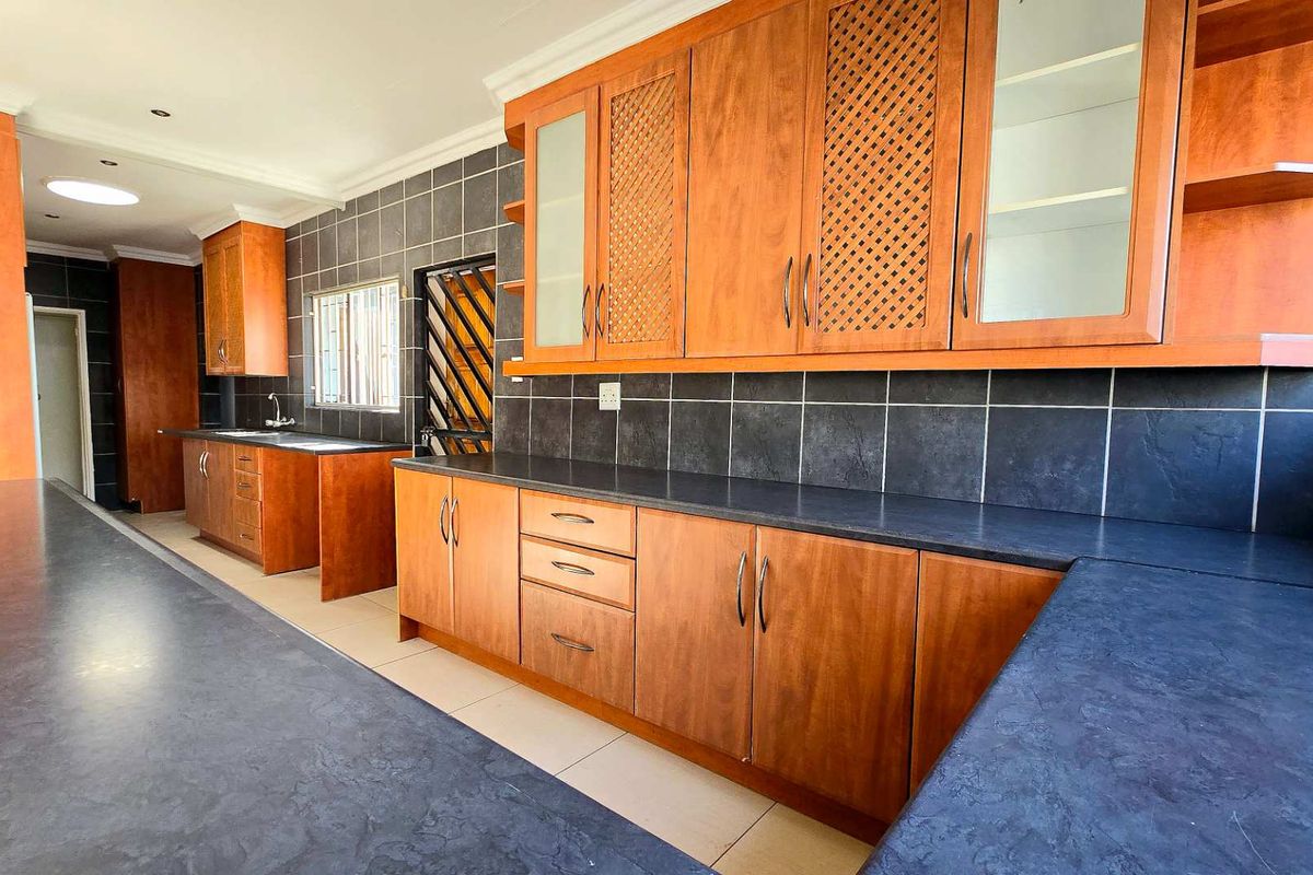 Newly Renovated Family Home with Flatlet Potential & Exceptional Entertainment Space - Photo 3