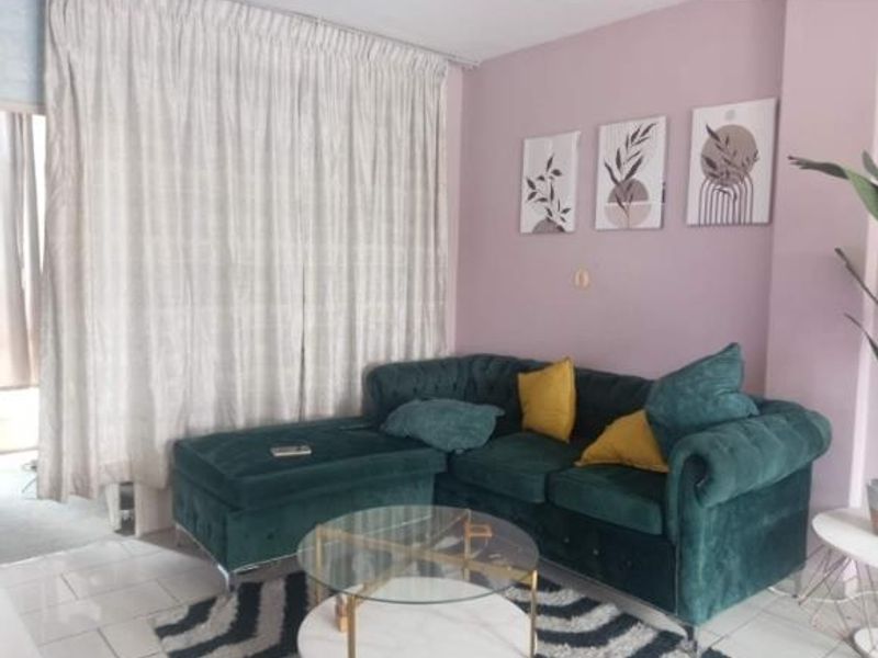 High-potential investment opportunity 1.5-Bedroom Apartment close to all amenities - Photo 1