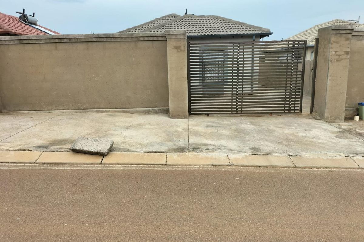 **Charming 3-Bedroom Home in Secure Enclave** - Photo 3