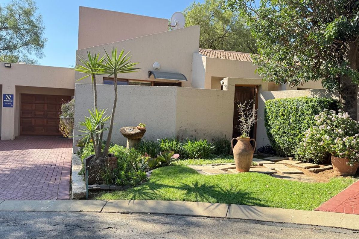 Lovely Home in Quiet and Secure Estate - Photo 3