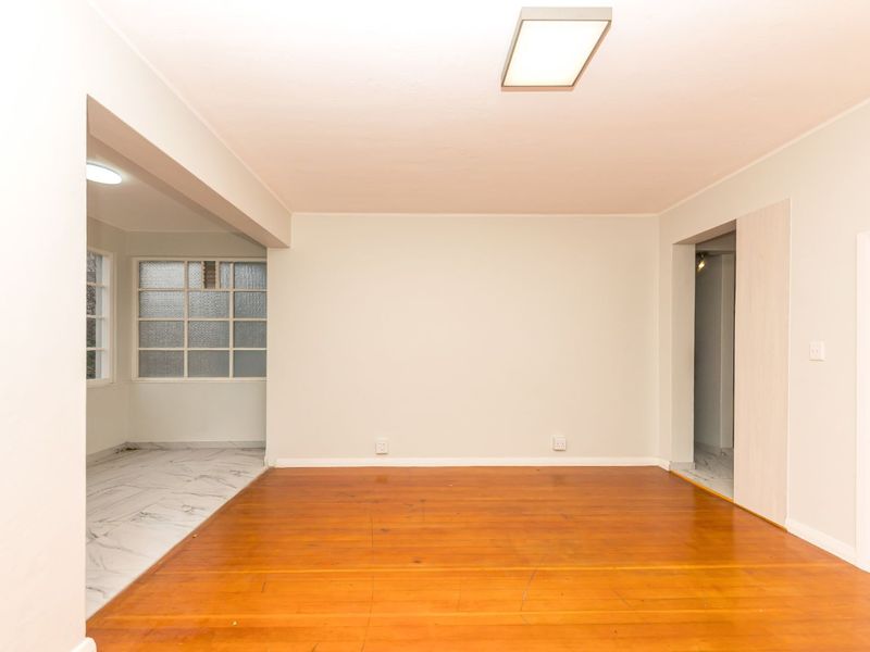 Modern First-Floor Apartment in the Heart of Sea Point - Photo 6