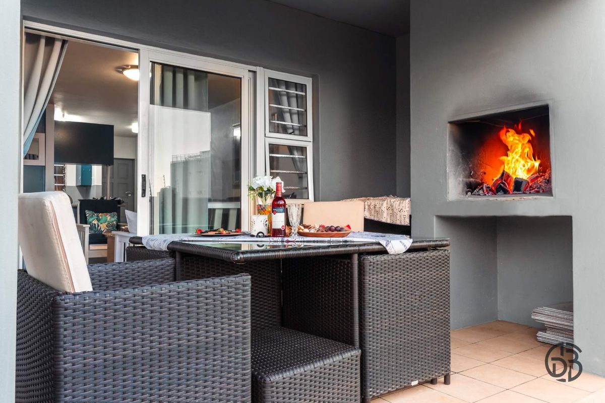 Stunning Fully furnished Ground Floor Apartment in Estoril Villas, Diaz Beach - Photo 2