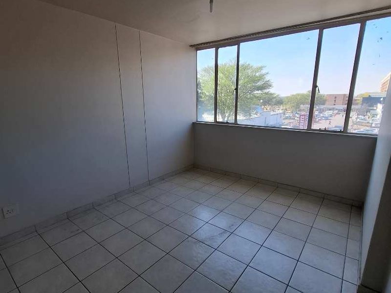 1 Bedroom Apartment - Photo 7