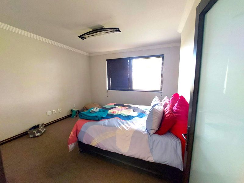 LARGE FAMILY HOME IN A TRANQUIL SETTING - OMEYA GOLF ESTATE - Photo 4