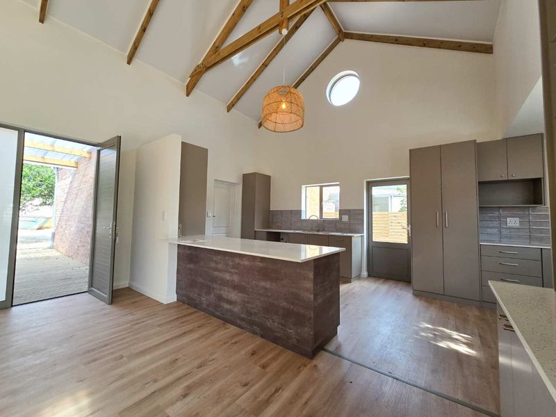 Modern 3 Bedroom townhouse for sale in Stilbaai-Wes. - Photo 5