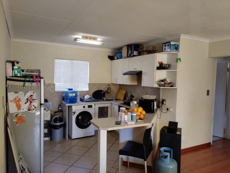UTILITIES INCLUDED | Spacious 2-Bedroom First-Floor Unit - Photo 5
