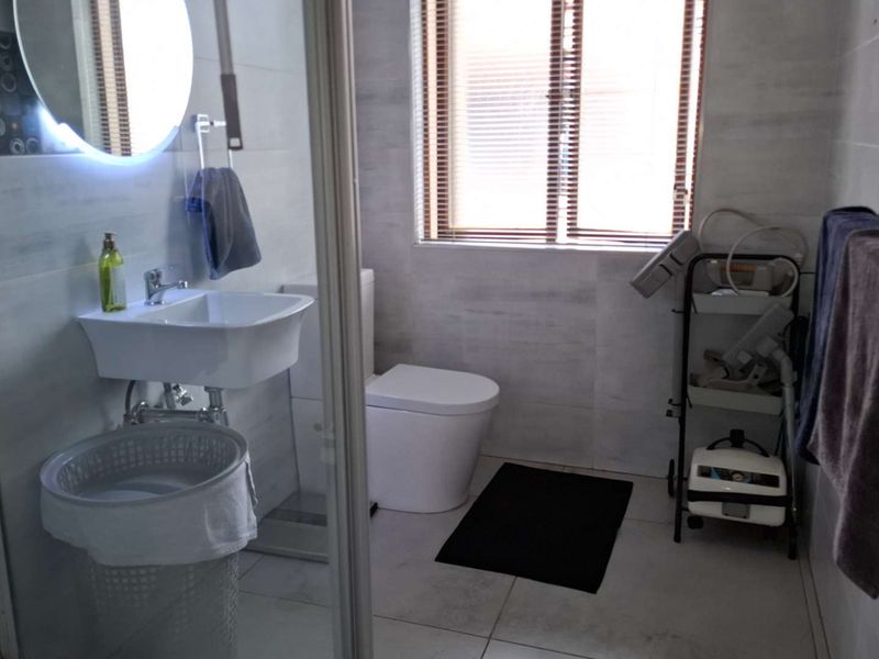 Perfect Lock Up and Go Unit in Meyersdal - Photo 9