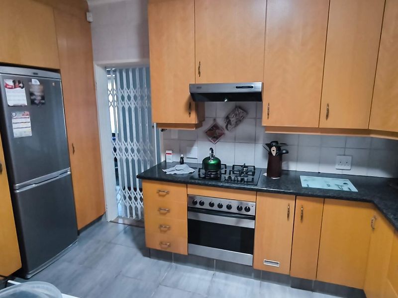 GRANNY FLAT! and Great Position! - Photo 7