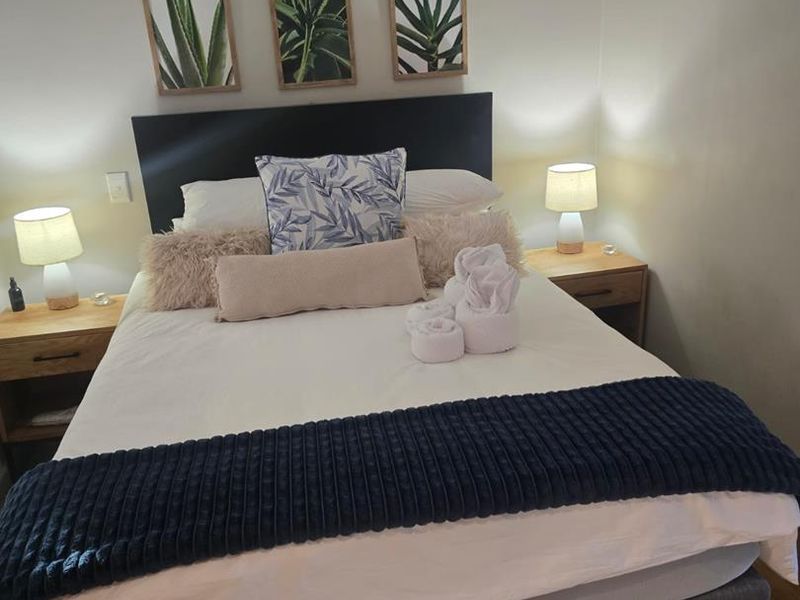 Luxury Fully Furnished Studio Apartment in the heart of Everything - Photo 9