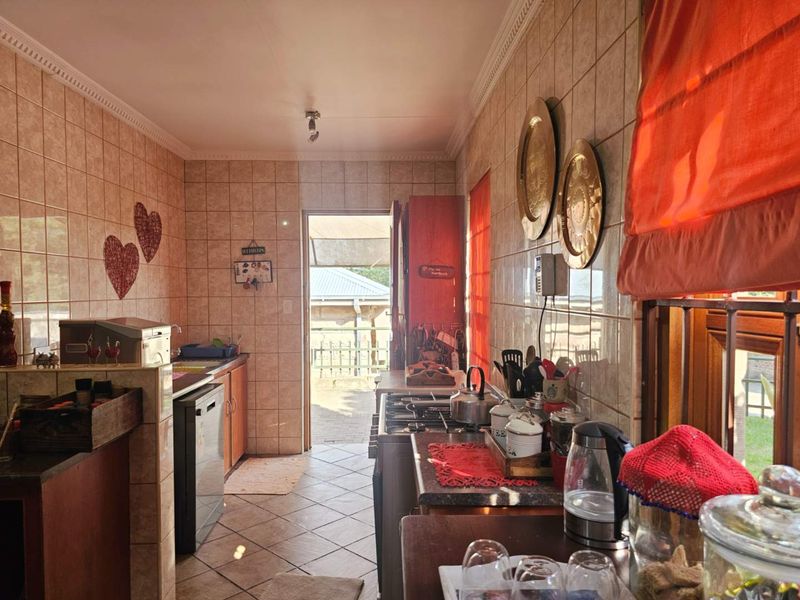 Elegant Sandstone Home with Flair and Family Appeal and a Flatlet - Photo 9