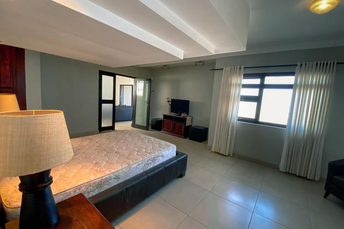 6 Bedroom House for Sale in Hage Heights - Photo 4