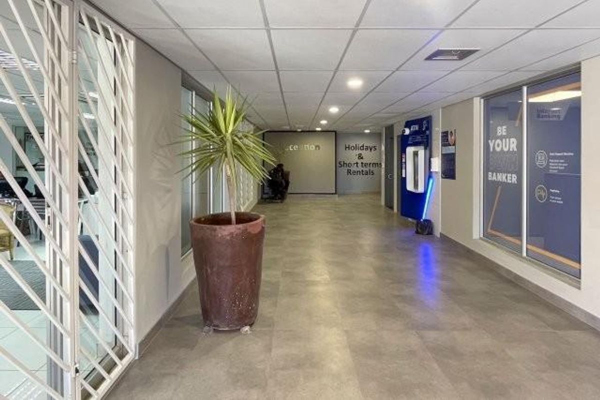 A GRADE OFFICES TO LET - BEST LOCATION - KLEIN WINDHOEK - Photo 2