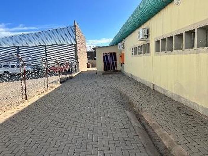 PRIME COMMERCIAL PROPERTY FOR SALE IN PROSPERITA - Photo 4