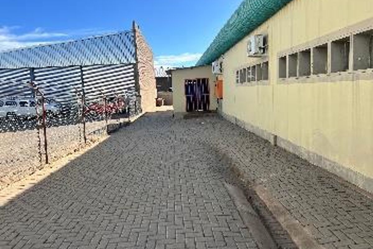 PRIME COMMERCIAL PROPERTY FOR SALE IN PROSPERITA - Photo 4