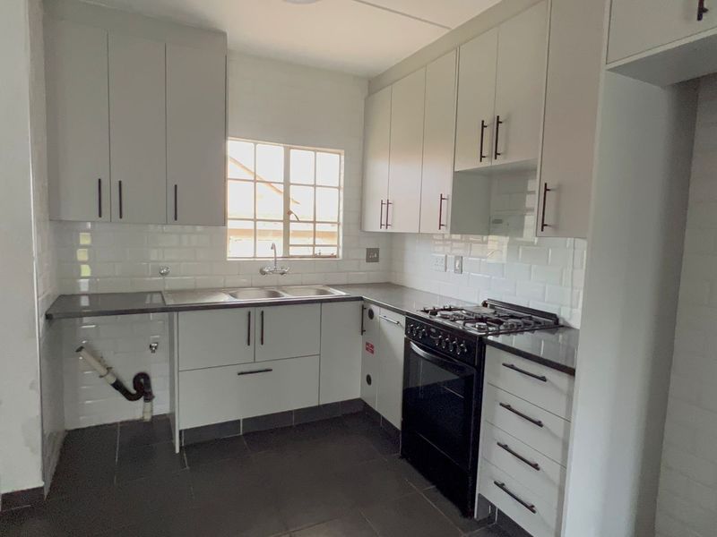 3 Bedroom Apartment Flat for Sale in East Rand Mall Boksburg - Photo 4