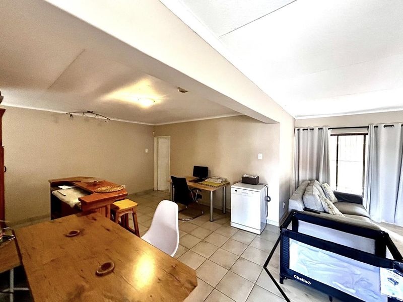 3 Bedroom Townhouse For Sale in Avis - Photo 3