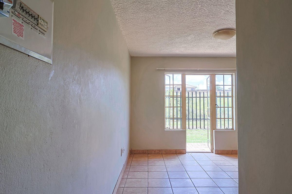 For the Upwardly Mobile - A Perfect One Bedroom Apartment - Photo 4