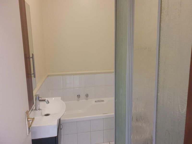 2 BEDROOM APARTMENT FOR SALE IN OAKLANDS - Photo 10