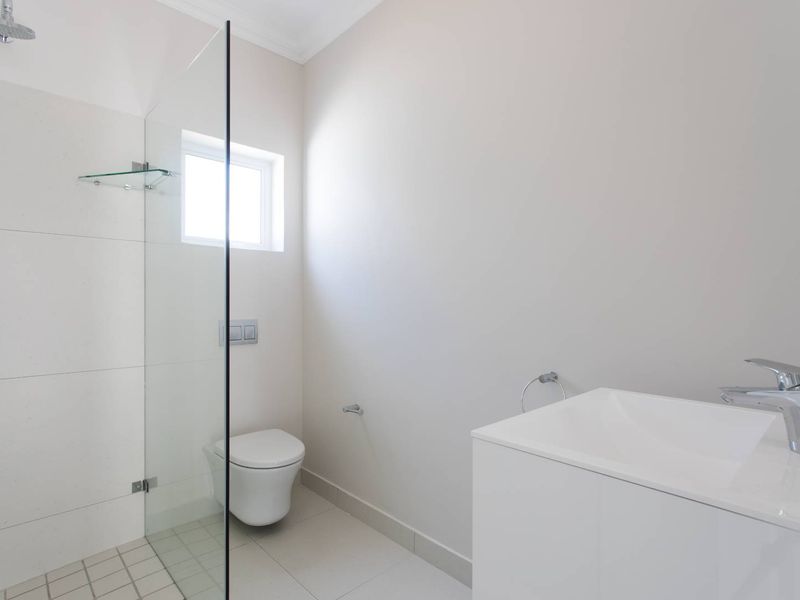 Three-bedroom home with lock-up and go lifestyle located in The Vines II on Val de Vie Estate - Photo 8