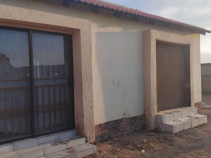2 Bedroom House For Sale in Mabopane Unit S - Photo 4