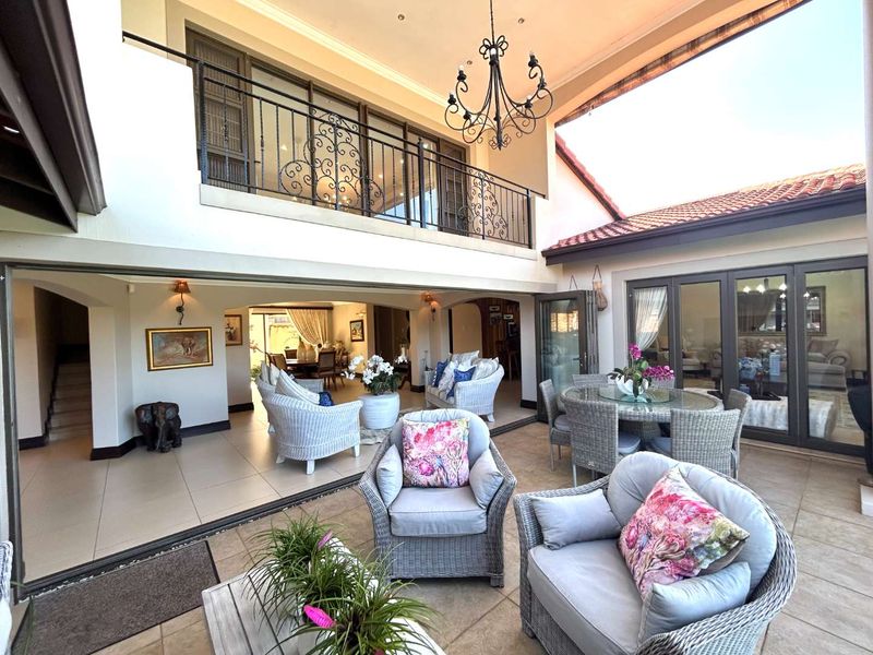 HENDRA IMMACULATE SPACIOUS 4 BEDROOM HOME WITH STUNNING SEA VIEWS - Photo 4