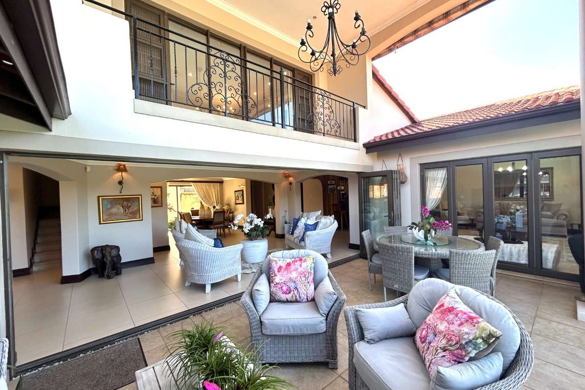 HENDRA IMMACULATE SPACIOUS 4 BEDROOM HOME WITH STUNNING SEA VIEWS - Photo 4