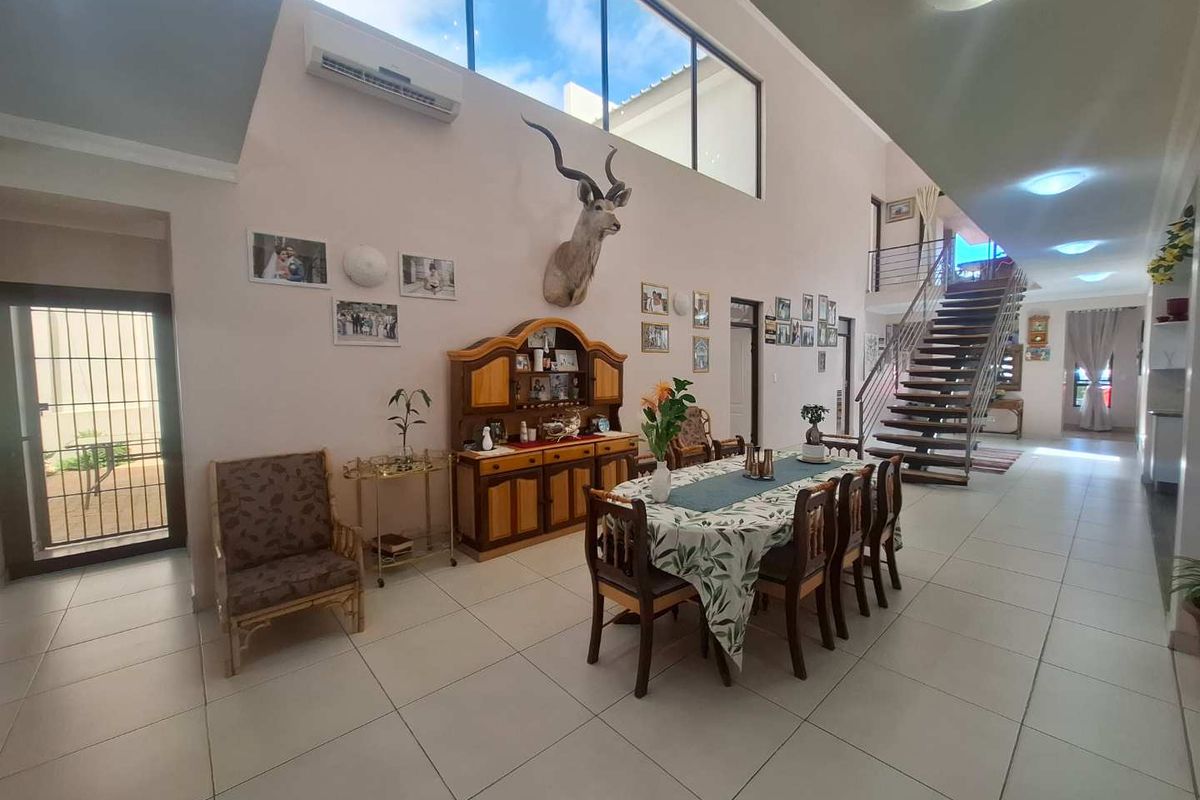 Massive home - Photo 3